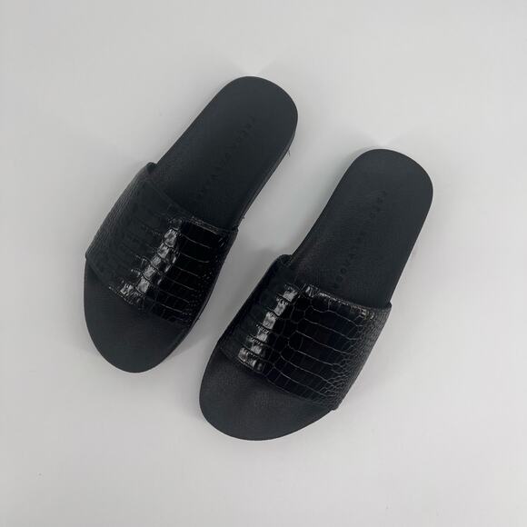 Freda Salvador Embossed Lea Slide sz 9 - Picture 1 of 4